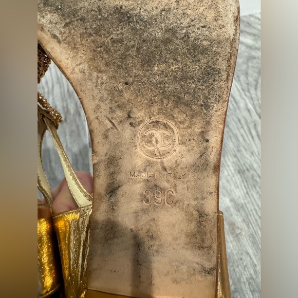 Chanel gold interlocking CC logo t strap sandals - Picture 8 of 12